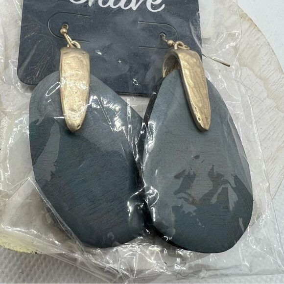 New Crave Gray & Golden Wooden Teardrop Dangle Earring - Picture 2 of 6